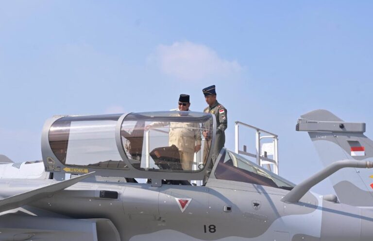 Prabowo Serahkan 6 Jet Tempur Rafale hingga 4 Falcon 8X ke TNI