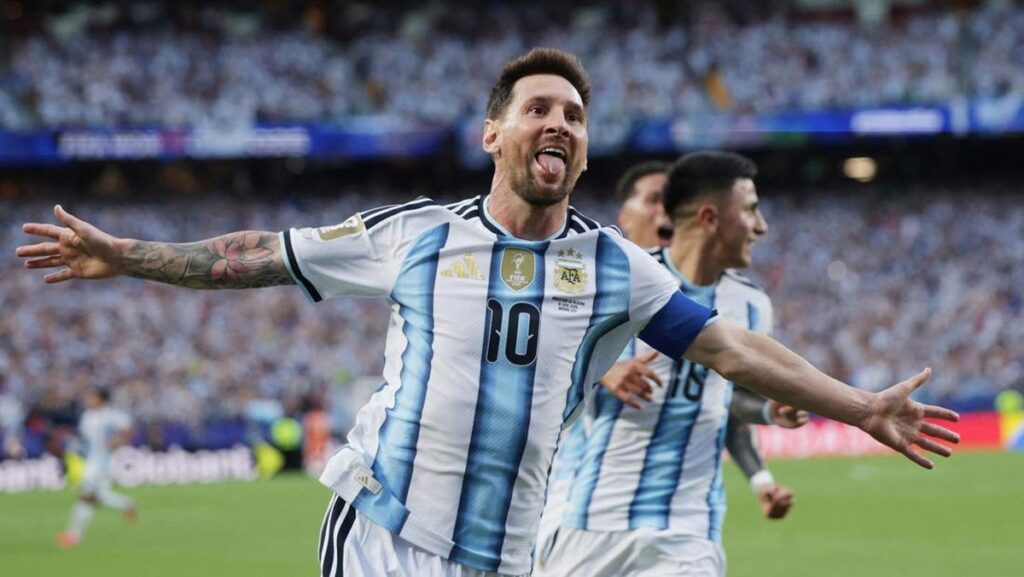 Cetak Hattrick di Laga Argentina vs Aljazair, Lionel Messi Top Skor Sepanjang Masa Piala Dunia!